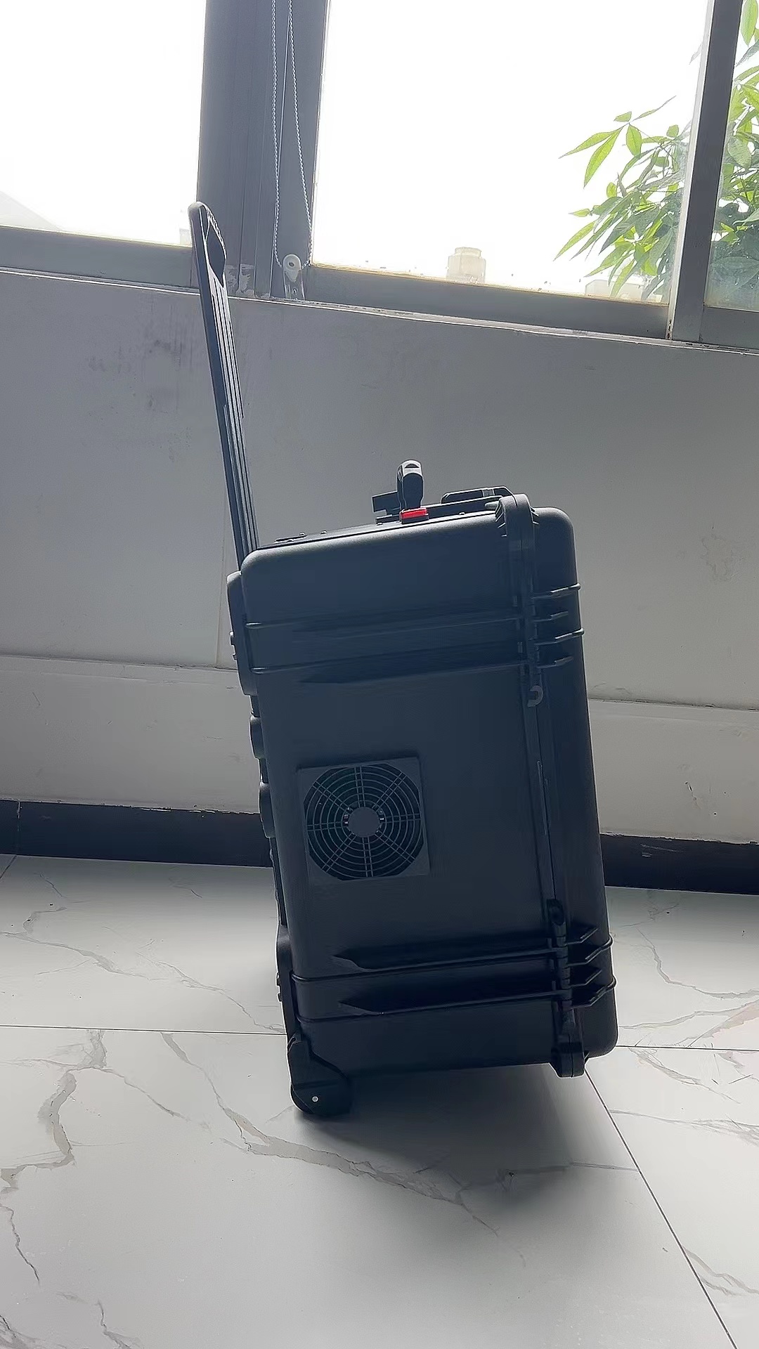 获嘉手拉箱型移动通信干扰器